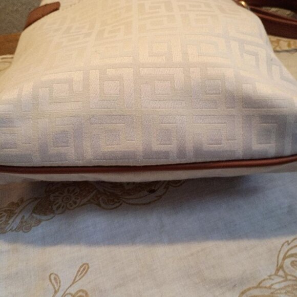 Fiorelli Women’s Lila Crossbody Handbag,  Geo Jacquard White - Picture 4 of 9